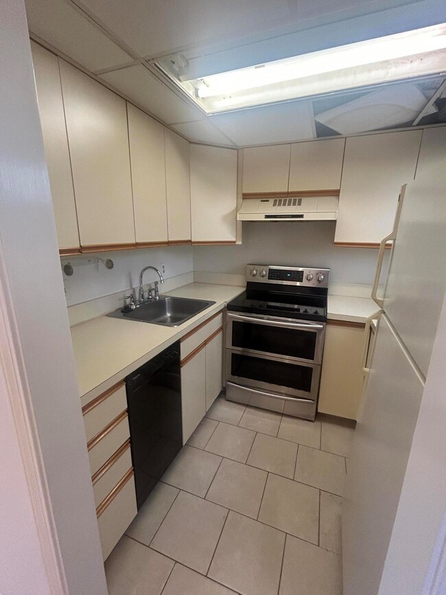 135 W Main St unit 41, Hyannis, MA 02601 - photo 3