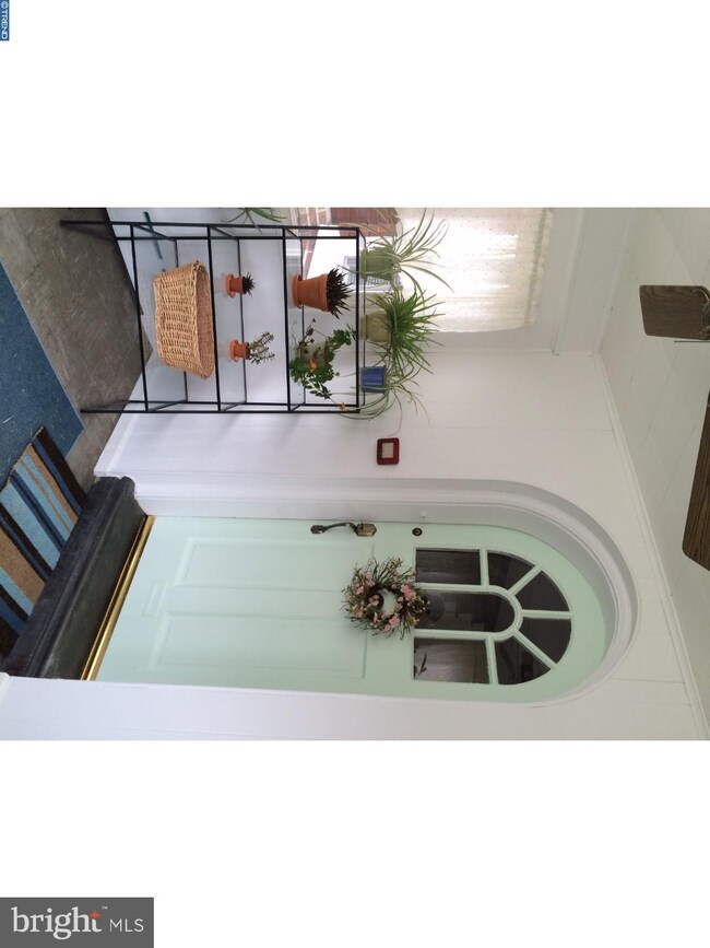 233 W Albemarle Ave, Lansdowne, PA 19050 - photo 2