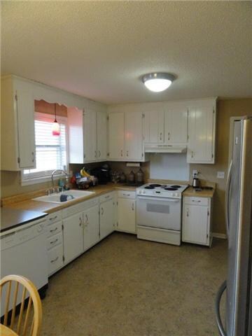 1301 Mockingbird Dr, Shelbyville, TN 37160 - photo 4