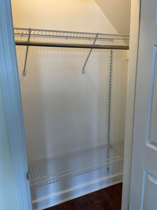 110 Oak St, Weehawken, NJ 07086 - photo 4