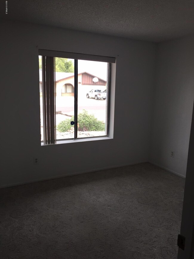 3217 W Angela Dr, Phoenix, AZ 85053 - photo 6