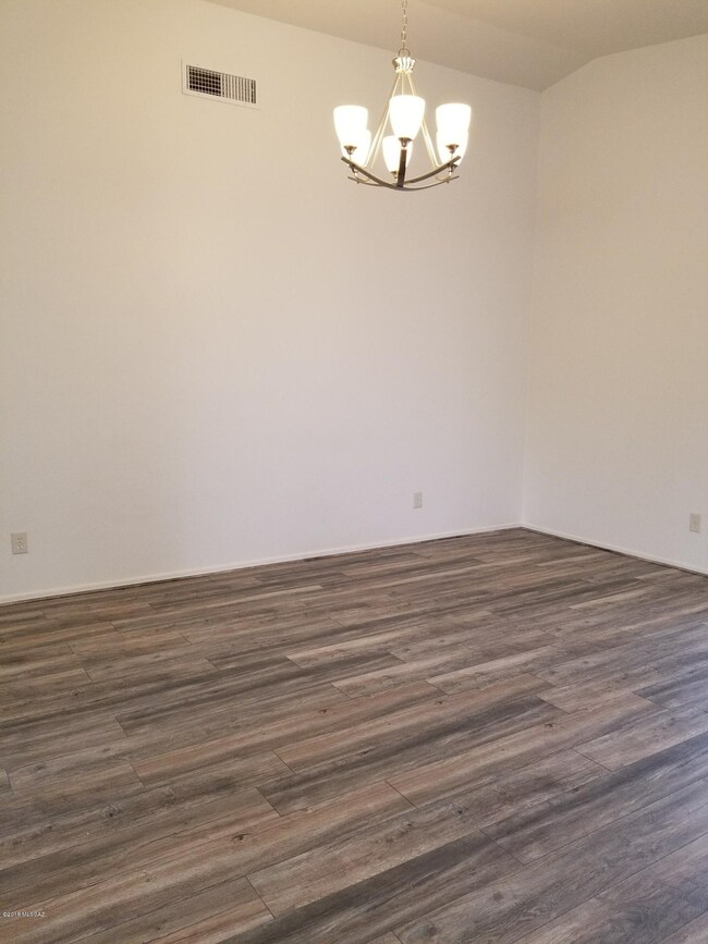 Silvertip- Family room