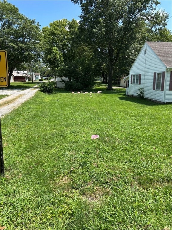 308 S Maple St, Newton, IL 62448 - photo 3