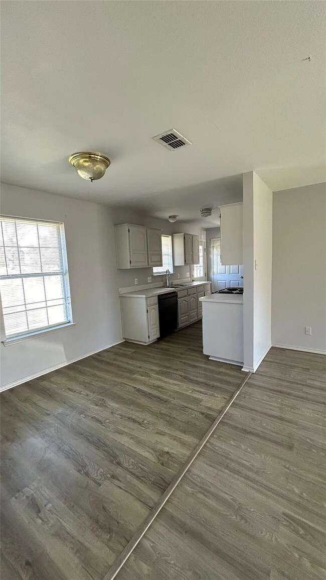 2109 Albert Broadfoot St unit 2111, Bonham, TX 75418 - photo 7