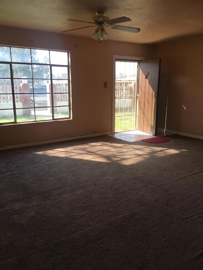 7529 Green Valley Place, El Paso, TX 79915 - photo 3