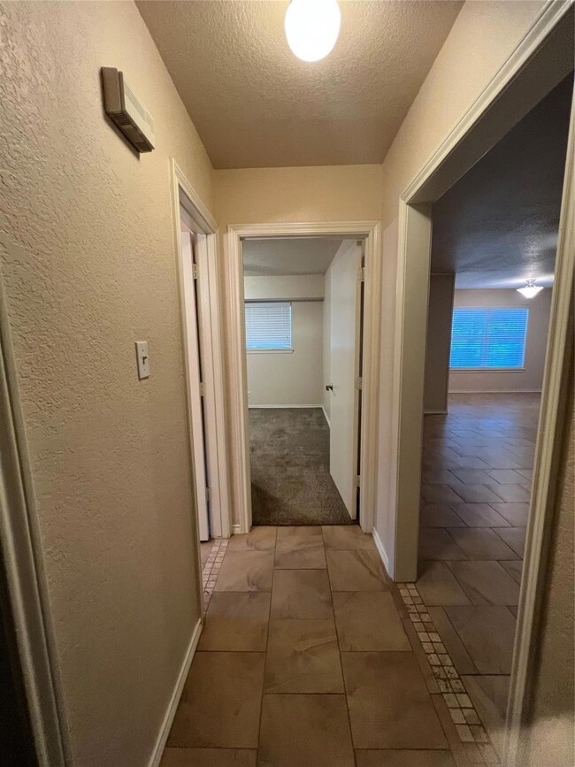 613 Willow St, Hurst, TX 76053 - photo 7