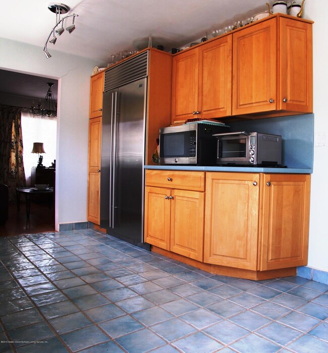 (7) Kitchen