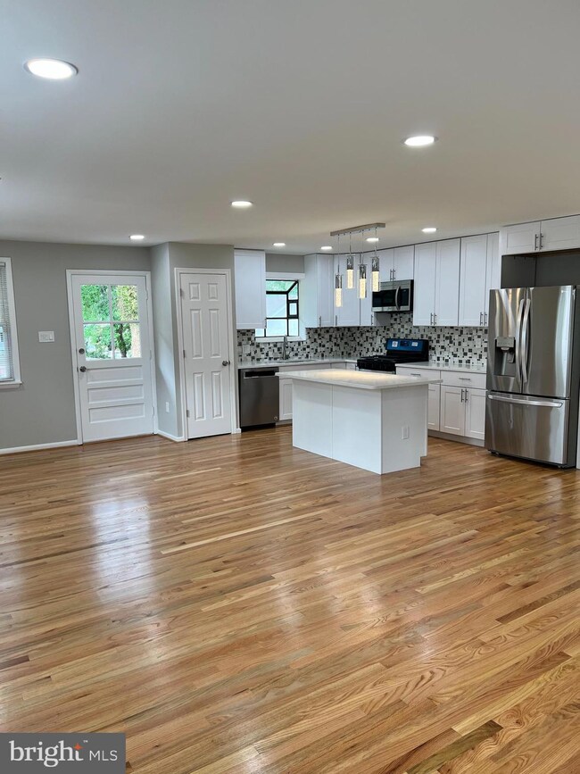 7600 Pollen St, Lorton, VA 22079 - photo 6