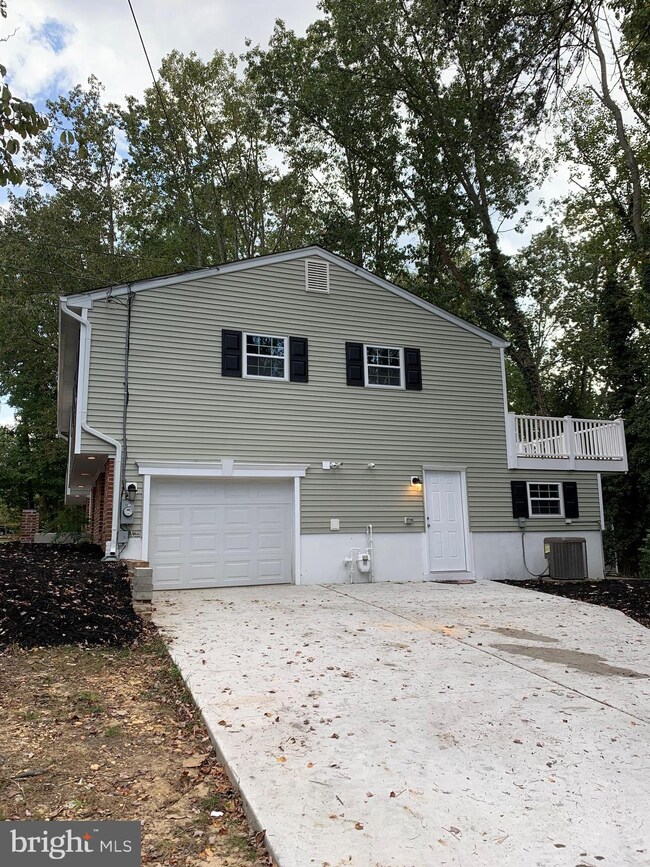 400 Academy Ln, Blackwood, NJ 08012 - photo 2