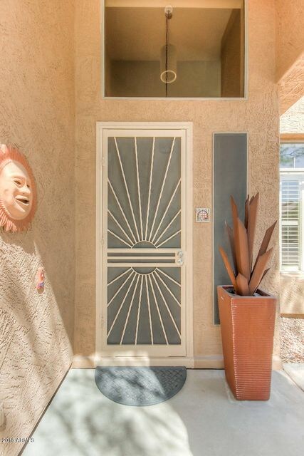 02_Come On In