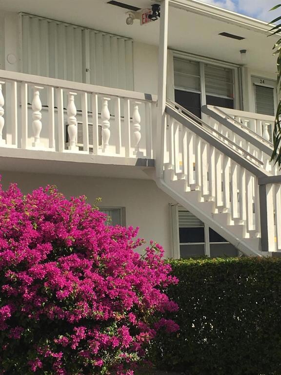 24 Norwich A, West Palm Beach, FL 33417 - photo 4