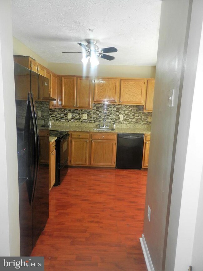 1640 Deep Gorge Ct, Oxon Hill, MD 20745 - photo 3