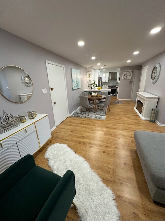 483 N Larch Ave unit 105W, Elmhurst, IL 60126 - photo 5