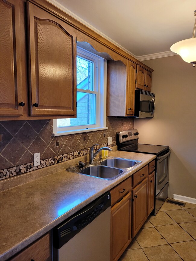 620 Vantrease Rd, Madison, TN 37115 - photo 7