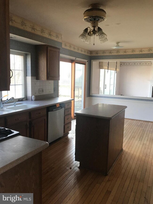 2836 Cleeve Hill Ct, Woodbridge, VA 22191 - photo 7