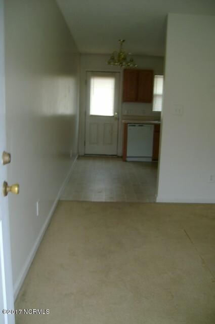 243 Lakewood Dr unit A, Jacksonville, NC 28546 - photo 6