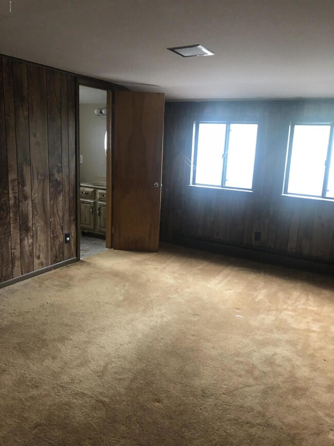 103 Cougar Ct, Dingmans Ferry, PA 18328 - photo 7