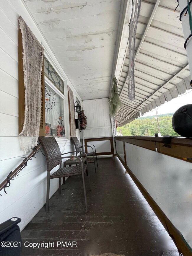 56 5th St, Coaldale, PA 18218 - photo 2