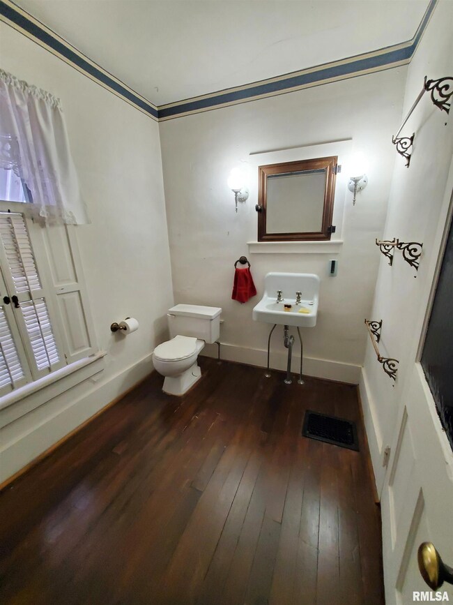 601 S Main St, Virginia, IL 62691 - photo 7