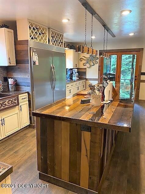 3280 Lakeview Dr - Kitchen