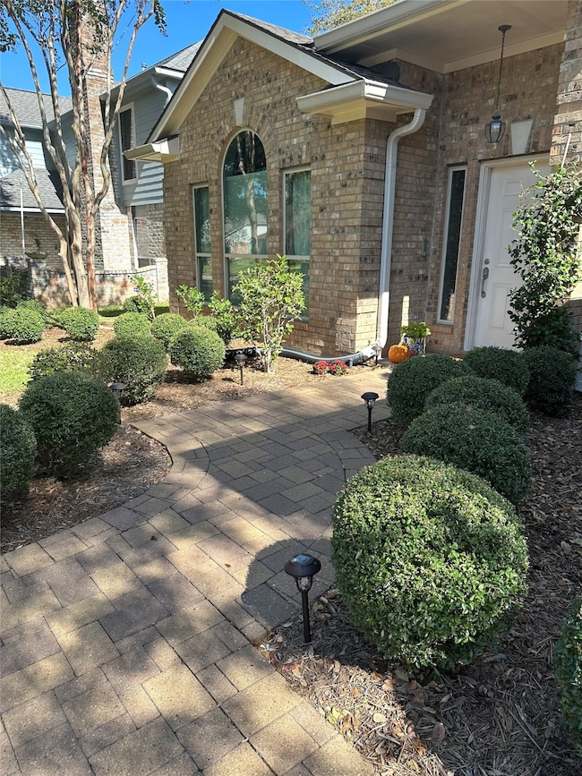 12922 Mills Bend St, Houston, TX 77070 - photo 4