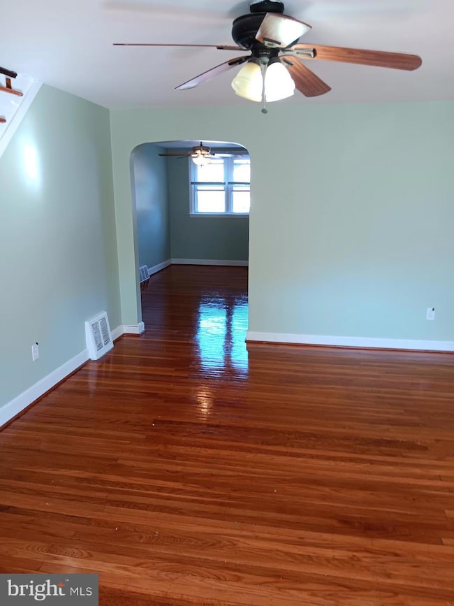 1027 Windsor Rd, Darby, PA 19023 - photo 3