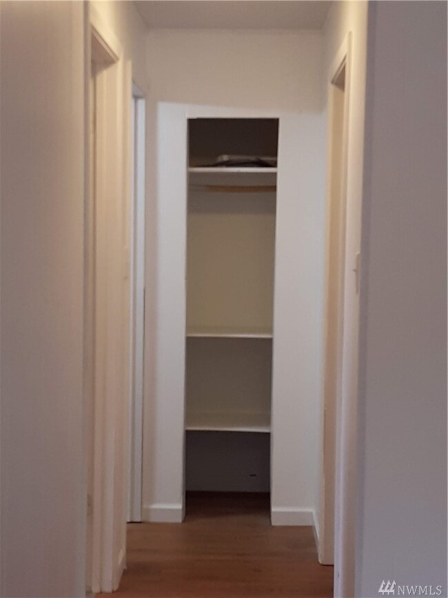 581 E Emerald Lake Dr E, Grapeview, WA 98546 - photo 3