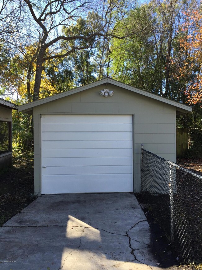 4828 Colonial Ave, Jacksonville, FL 32210 - photo 5