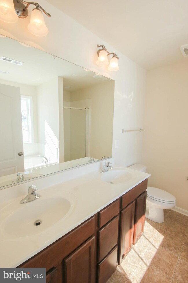 10363 Lantern Ln, Hagerstown, MD 21740 - photo 4