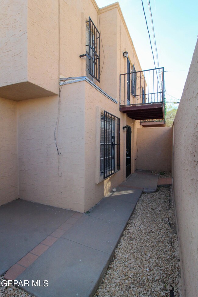 2520 San Jose Ave unit 2-B, El Paso, TX 79930 - photo 2