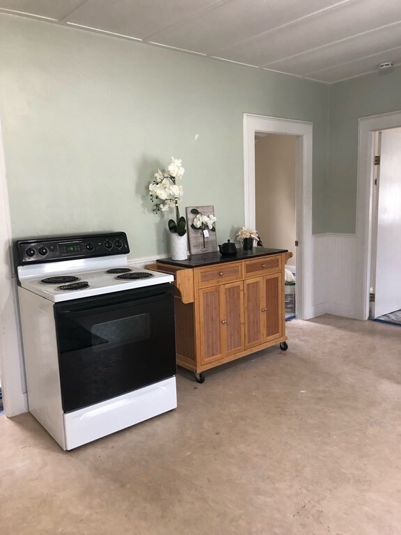 27 Grant St unit 4, Taunton, MA 02780 - photo 2