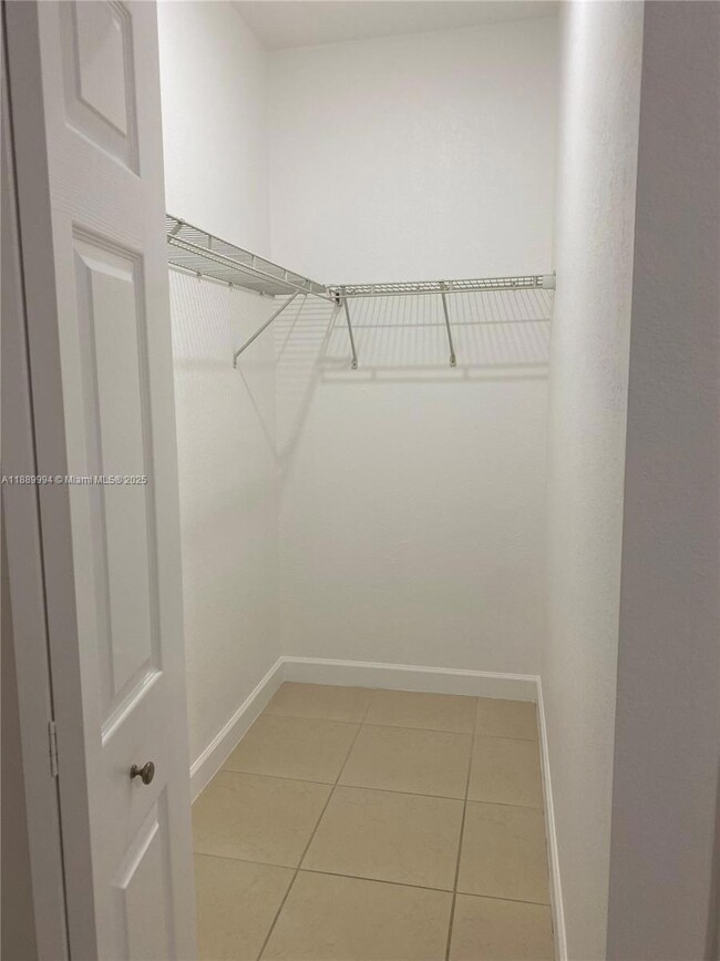 17077 SW 93rd St unit Rear, Miami, FL 33196 - photo 7