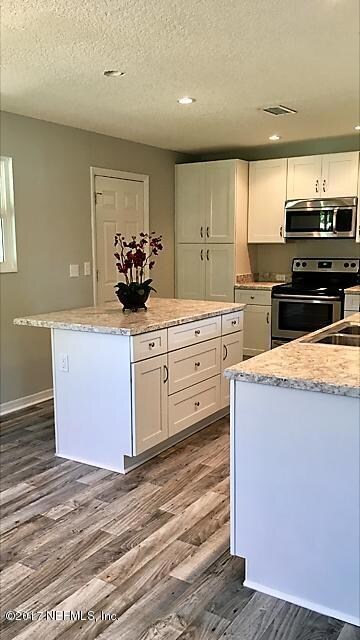 2111 Bo Peep Dr W, Jacksonville, FL 32210 - photo 6