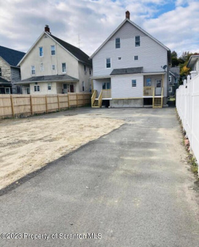 1028 Diamond Ave, Scranton, PA 18508 - photo 3