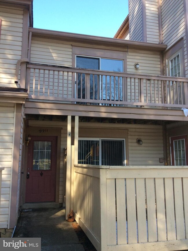 19911 Appledowre Cir, Germantown, MD 20876 - photo 2