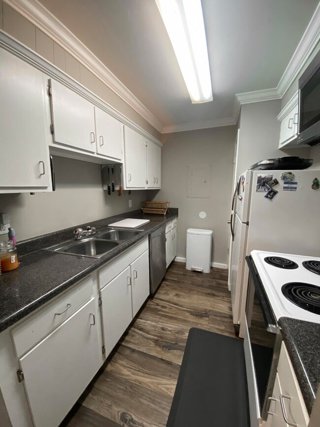 Kitchen 1