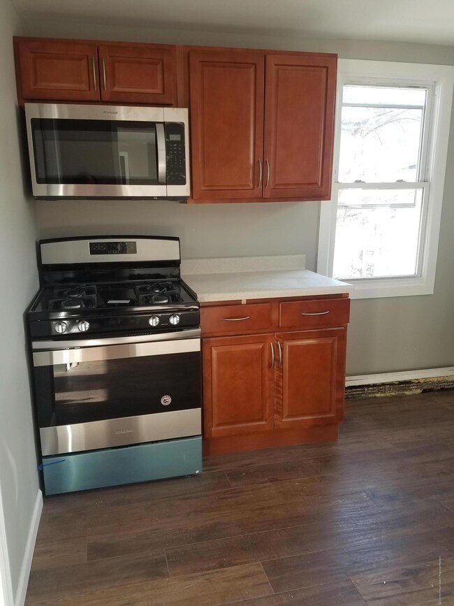 8 Passaic St, North Middletown, NJ 07748 - photo 4