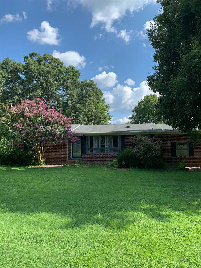 1100 Shady Ln, Manchester, TN 37355 - photo 2