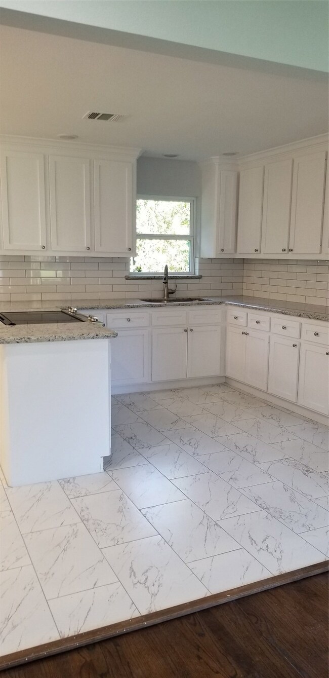 7245 Boggess Rd, Houston, TX 77016 - photo 2