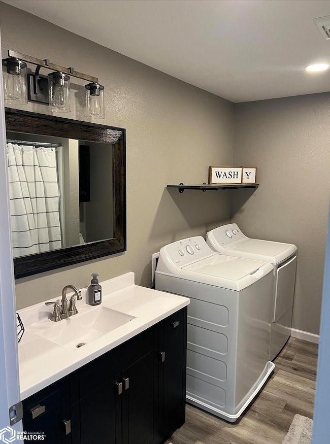 15274 Pascal St, Clear Lake, IA 50428 - photo 4