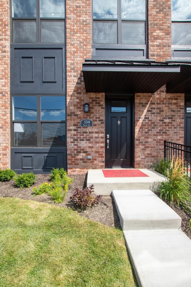 334 N Indiana Ave, Crown Point, IN 46307 - photo 6