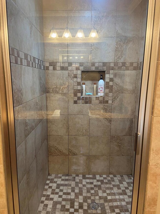 3913 Wickersham St, Bay City, TX 77414 - photo 6