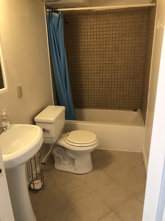 27 Lyon St unit 1F, Worcester, MA 01604 - photo 4