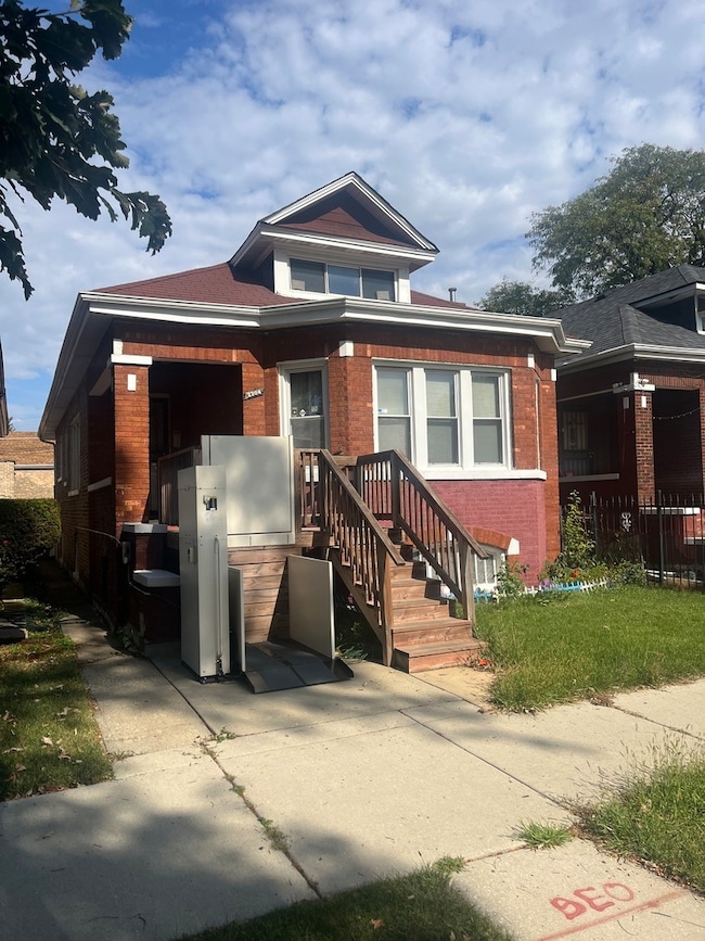 2304 W 72nd St, Chicago, IL 60636 - photo 2