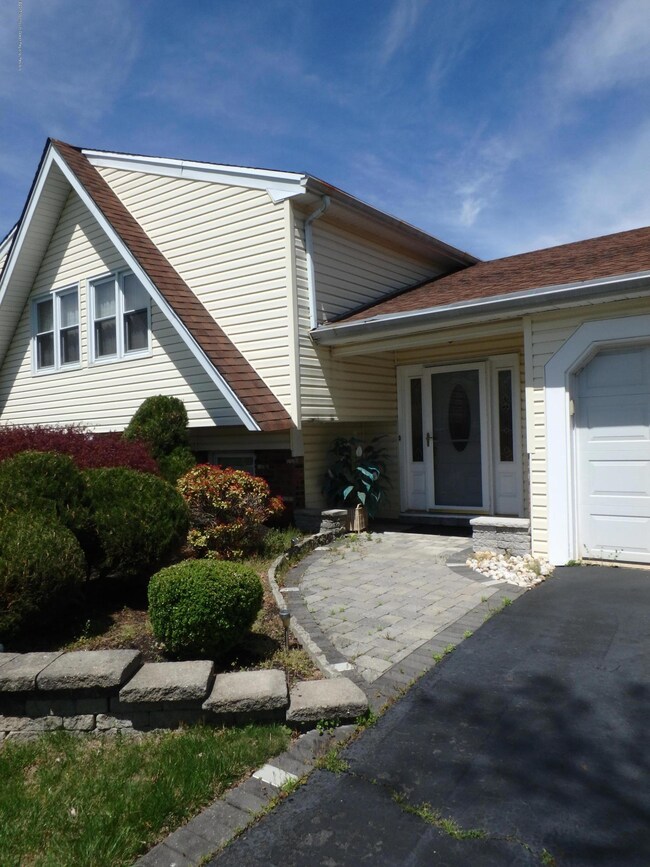 7 Matthew Ave, Kendall Park, NJ 08824 - photo 2