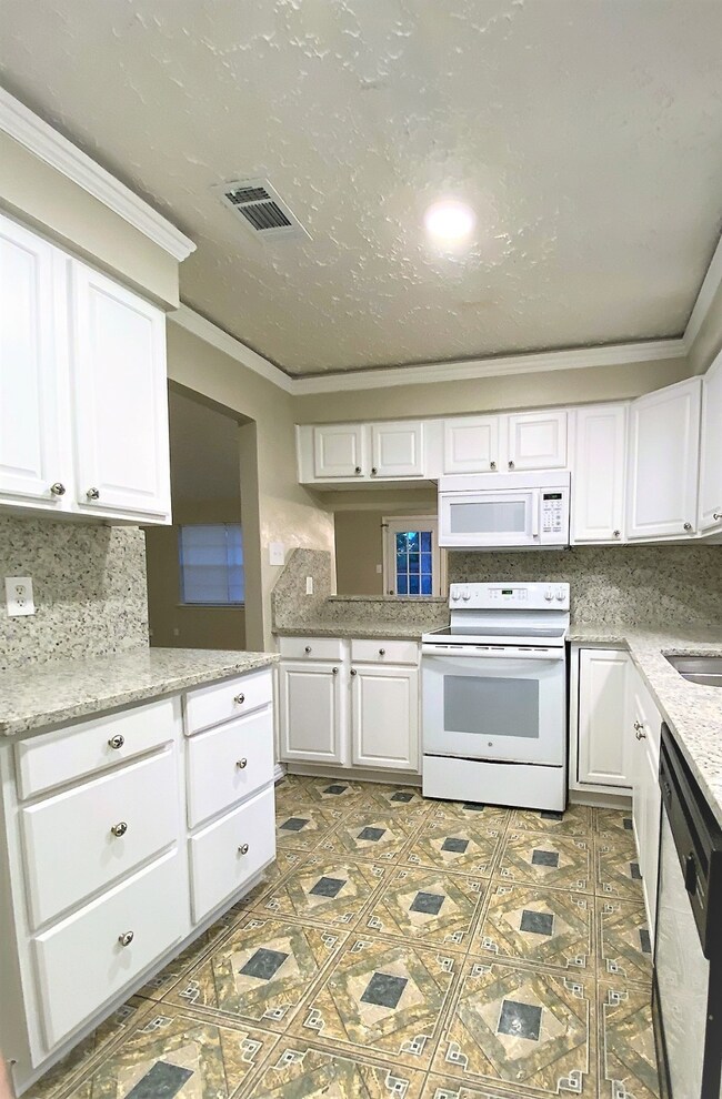 7323 Sonnet Glen Ln, Houston, TX 77095 - photo 3