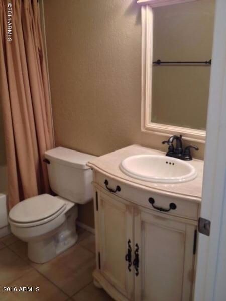 Becker bathroom