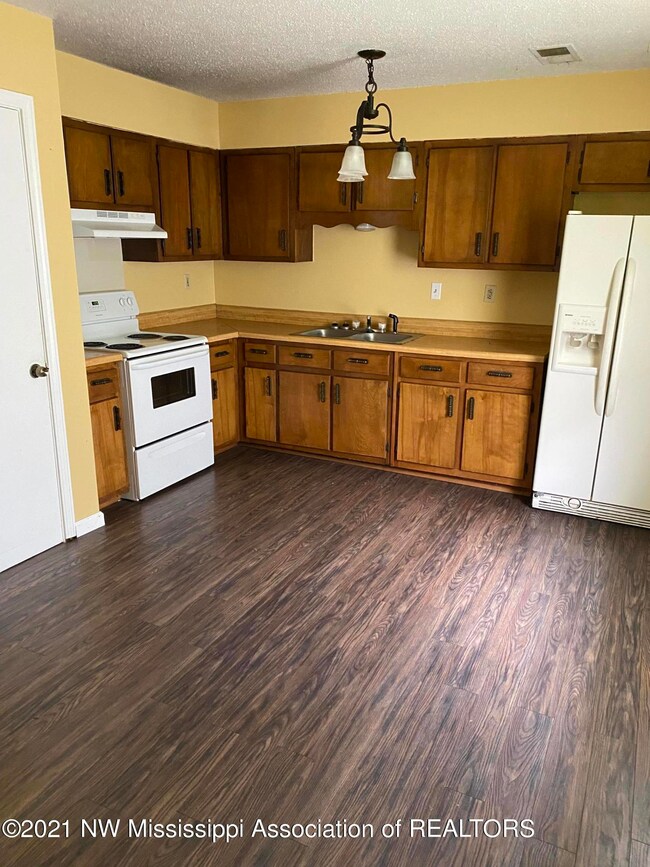 kitchen and breakfast room