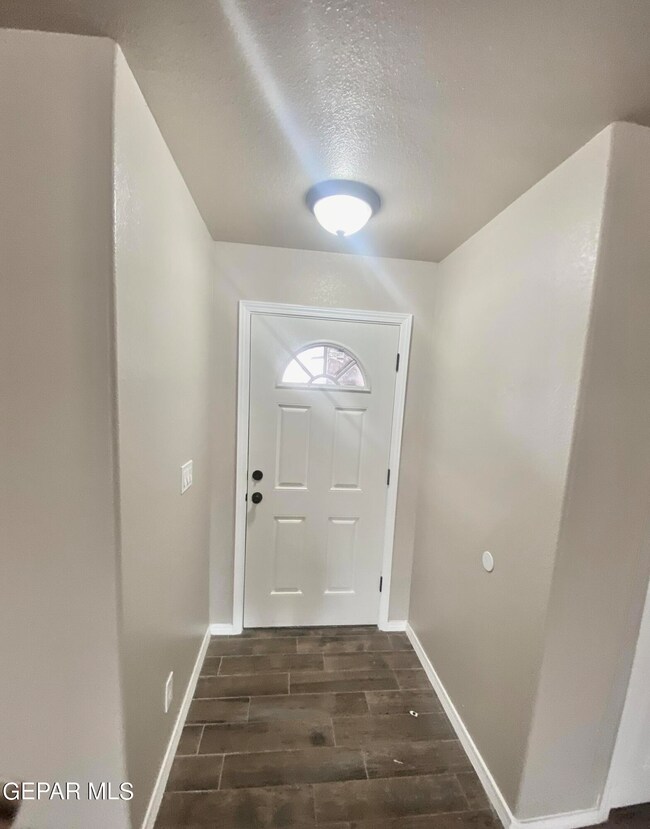 569 Gallagher St, El Paso, TX 79915 - photo 3