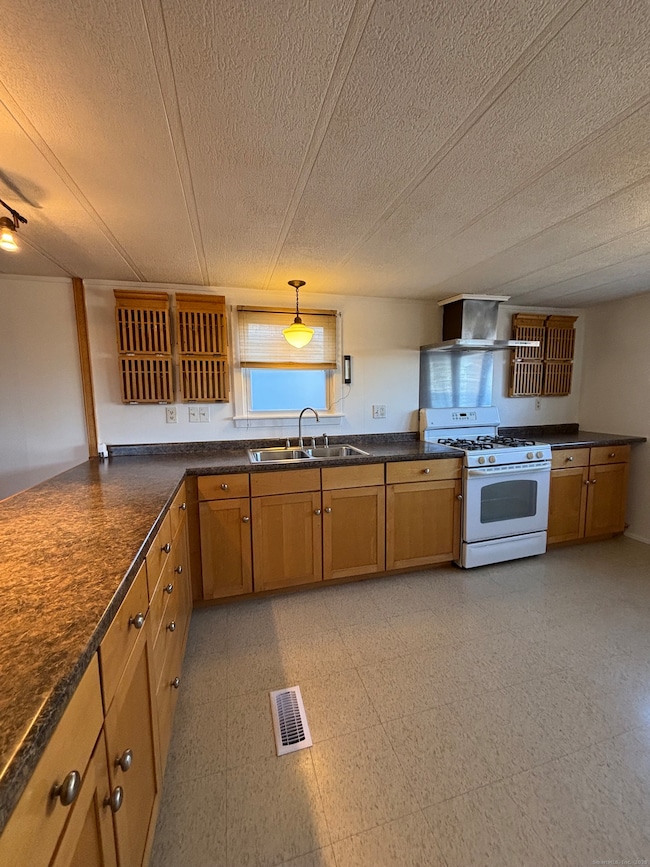 301 Buddington Rd unit LOT 64, Groton, CT 06340 - photo 5